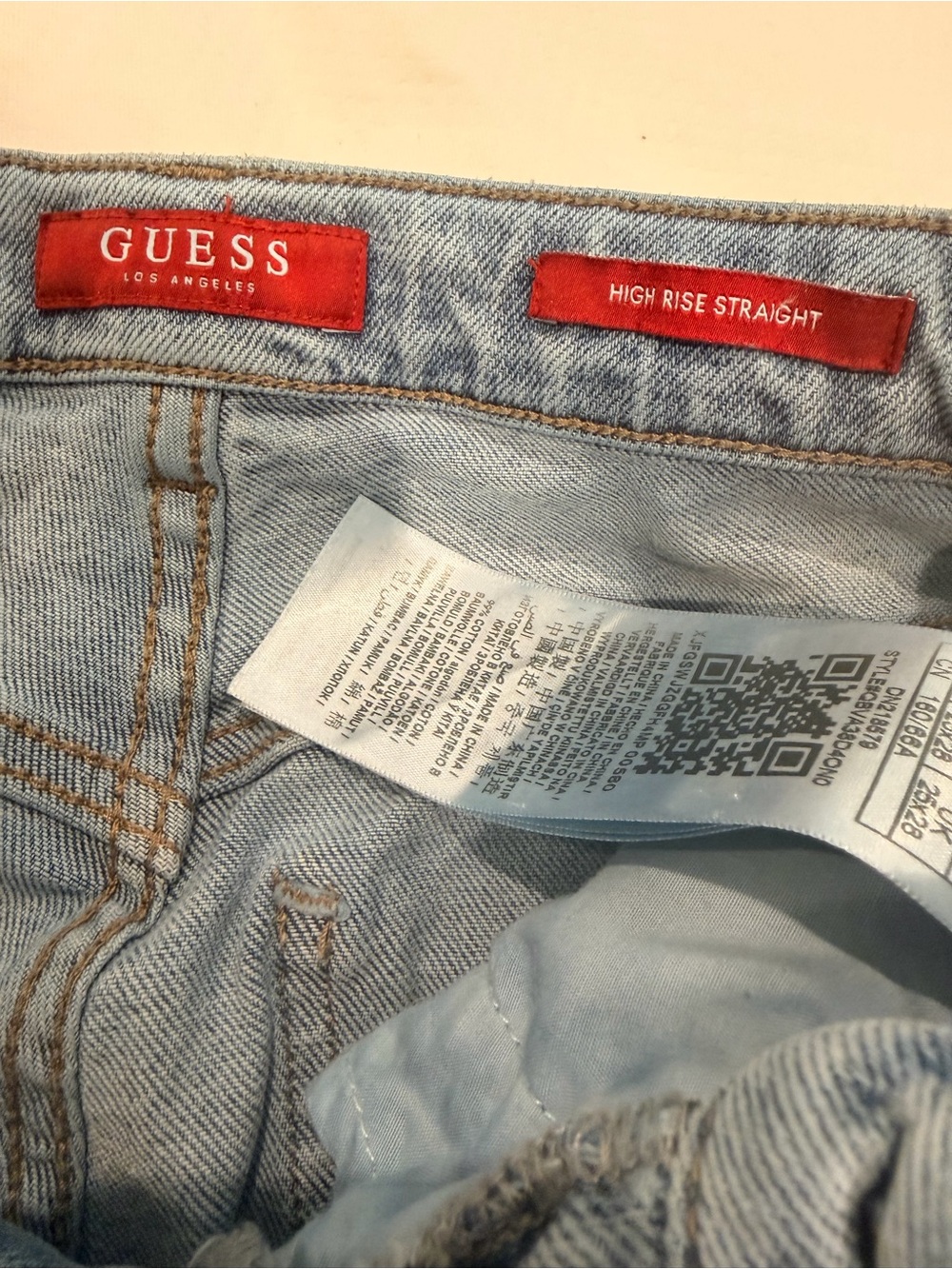 GUESS Jeans - Picture 4 of 7